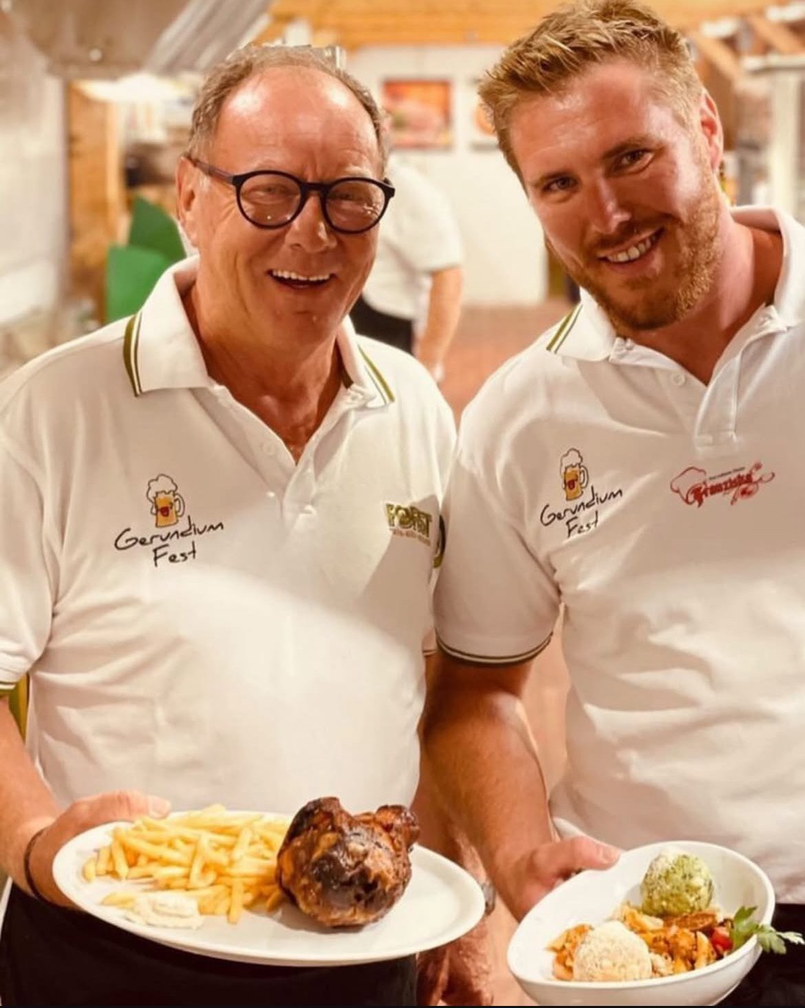 Christian e Thomas Pichler con i piatti della casa